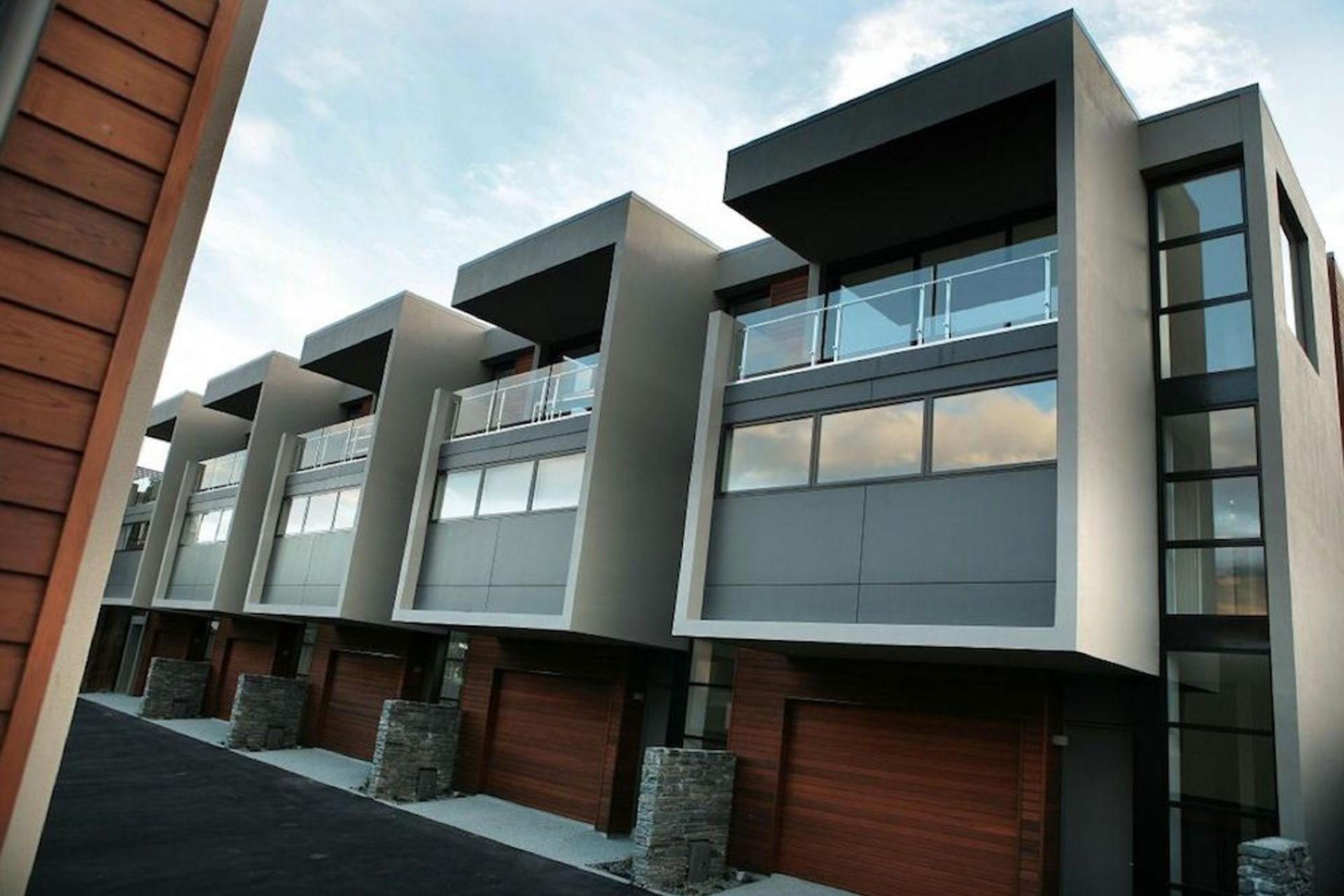LAKESHORE SPRINGS APARTMENTS - WANAKA