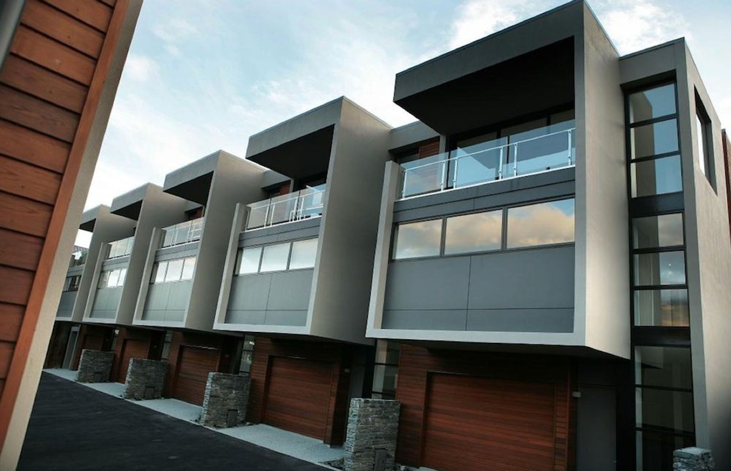 LAKESHORE SPRINGS APARTMENTS - WANAKA