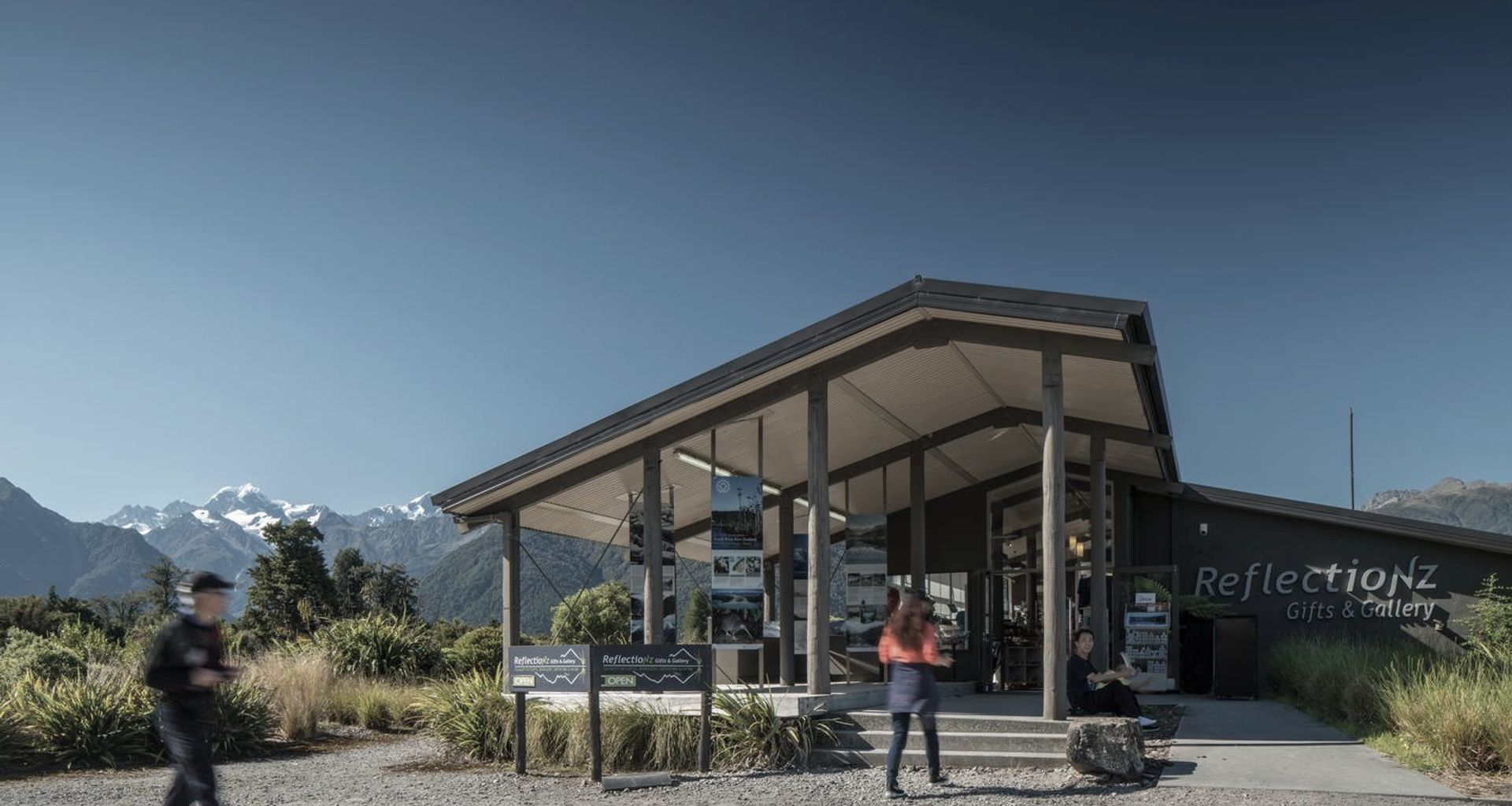 Lake Matheson Visitors Centre banner