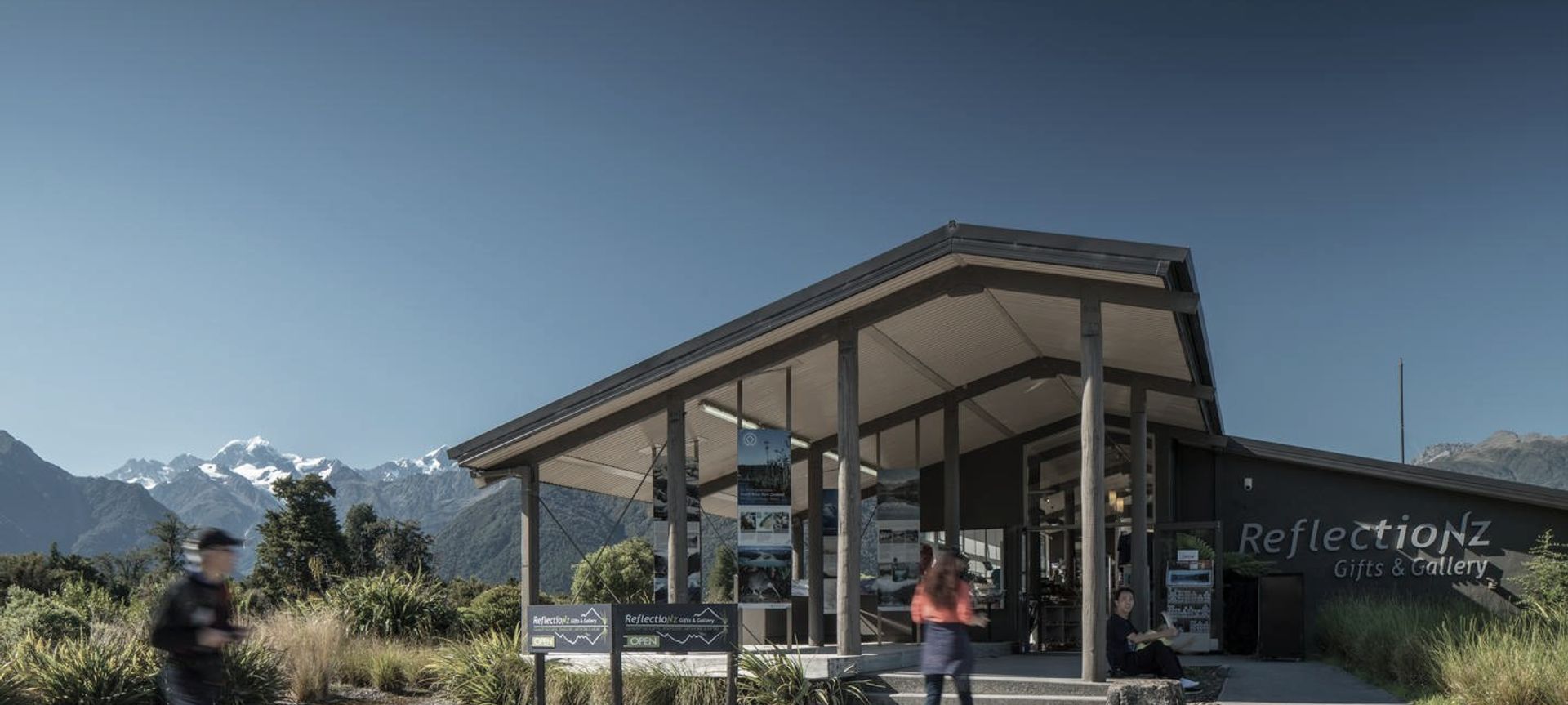 Lake Matheson Visitors Centre banner