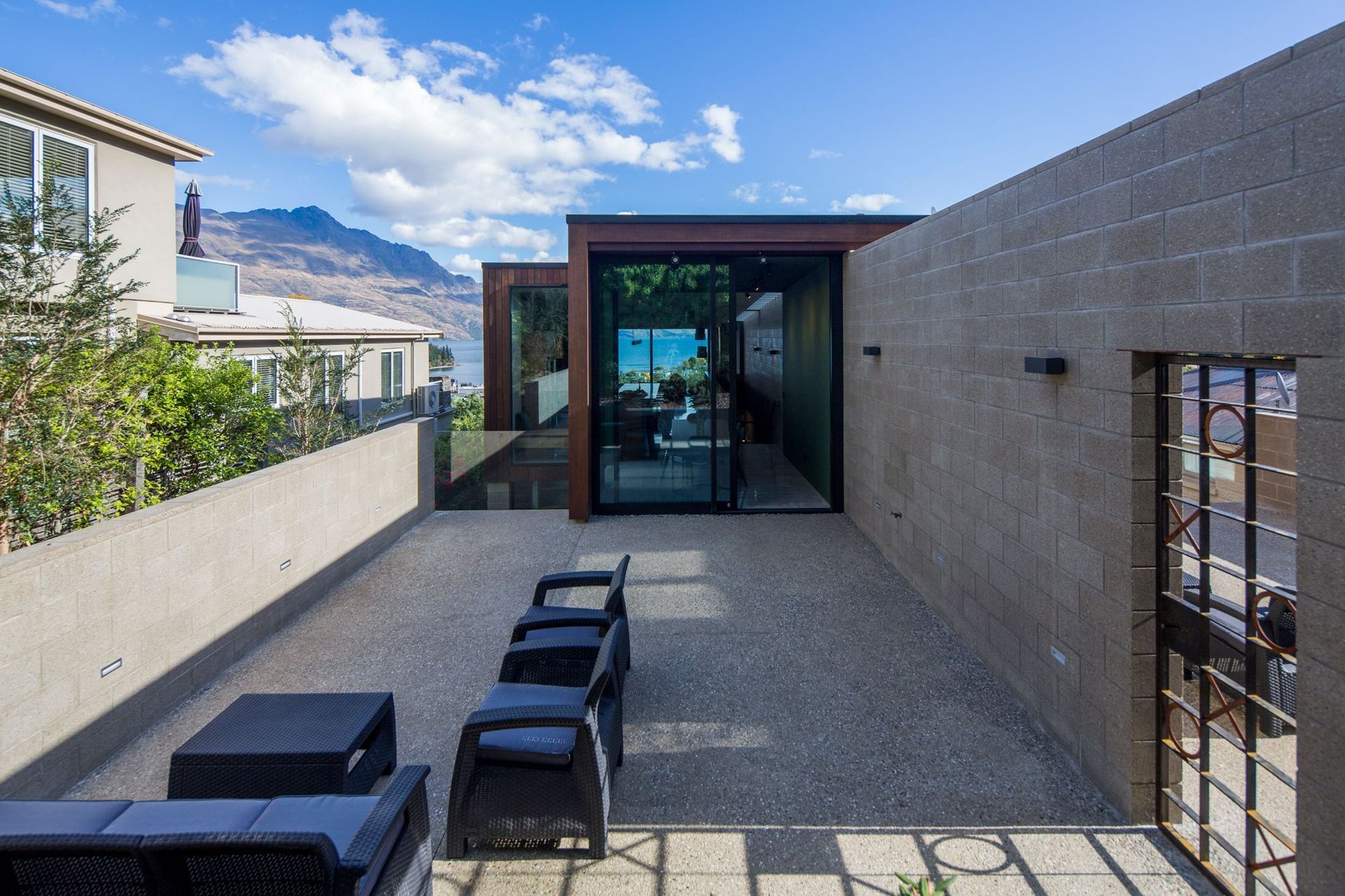 73B HALLENSTEIN STREET