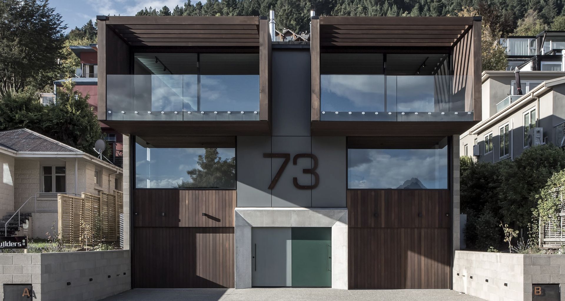 73b Hallenstein Street banner