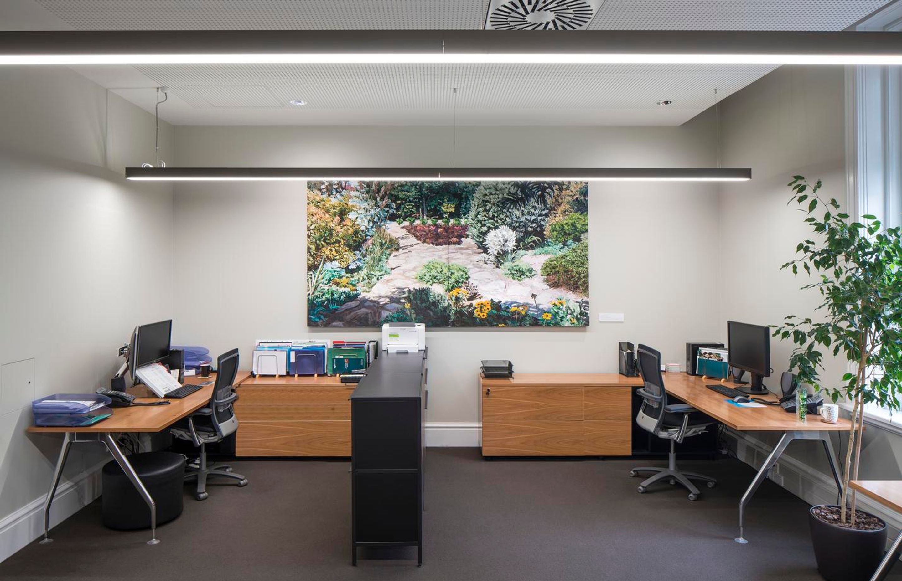 VUW EXECUTIVE OFFICES