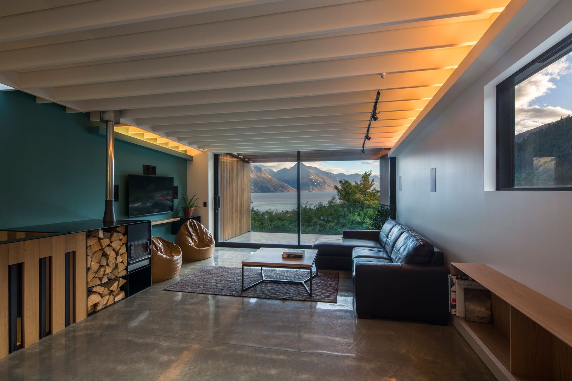 73A HALLENSTEIN STREET