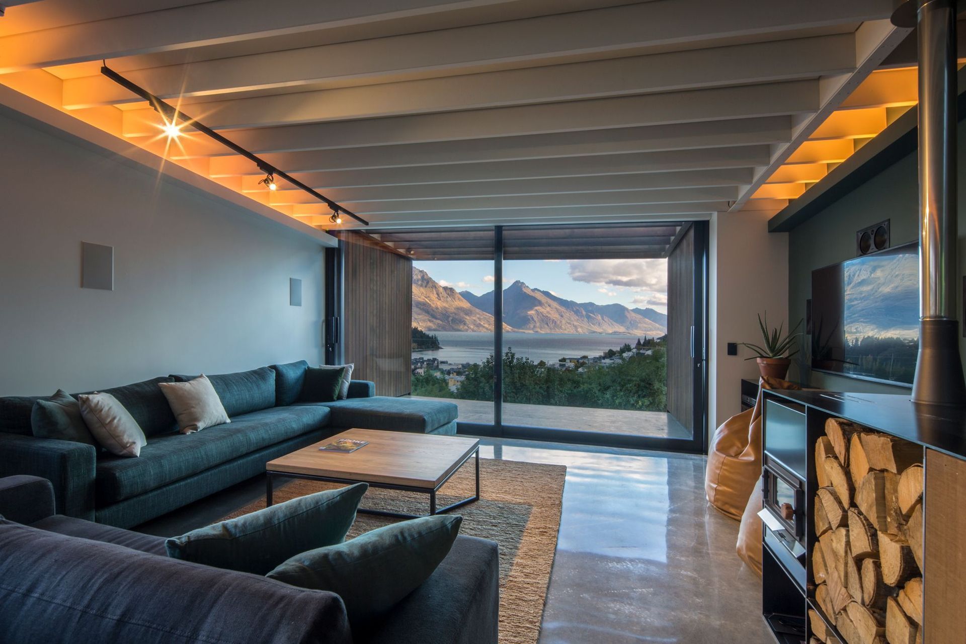 73B HALLENSTEIN STREET