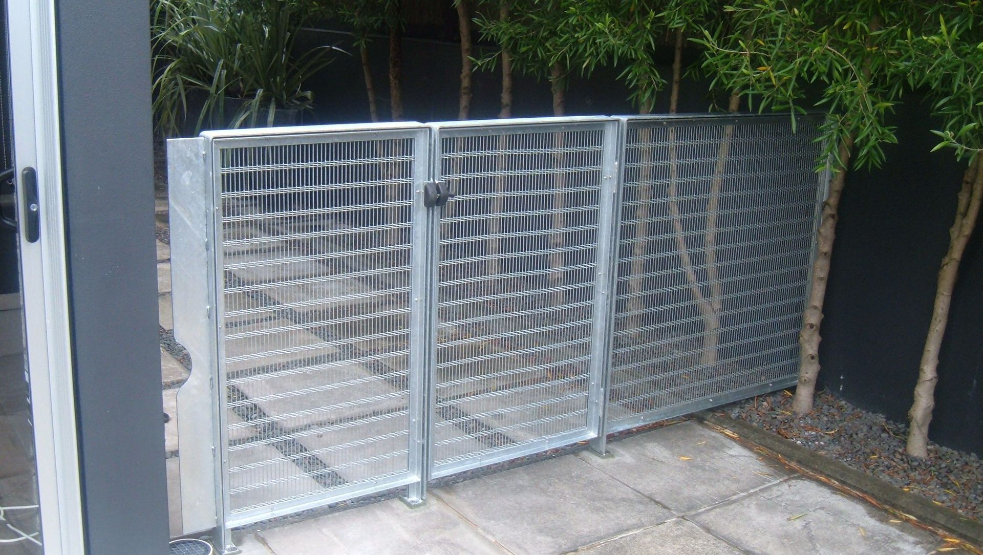 7515 Pool Gate banner