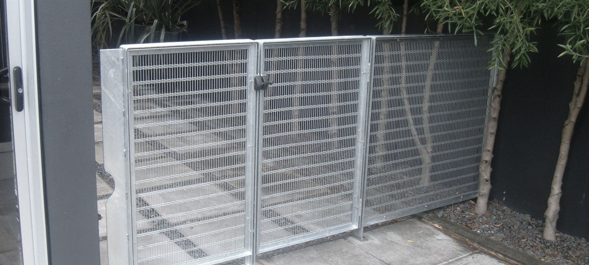 7515 Pool Gate banner
