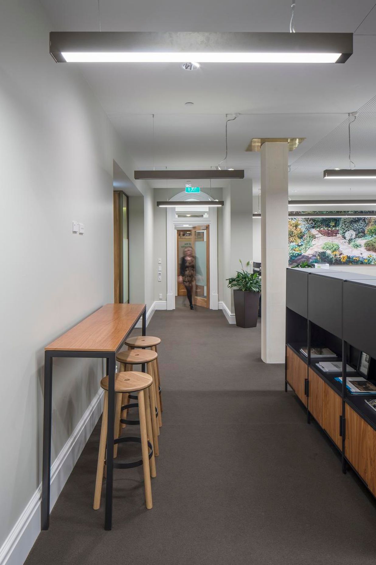 VUW EXECUTIVE OFFICES