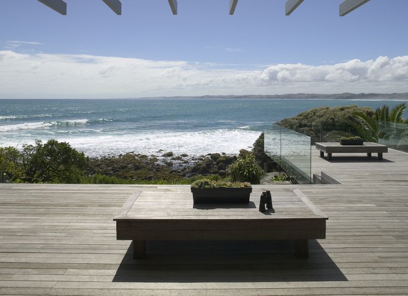 Raglan House