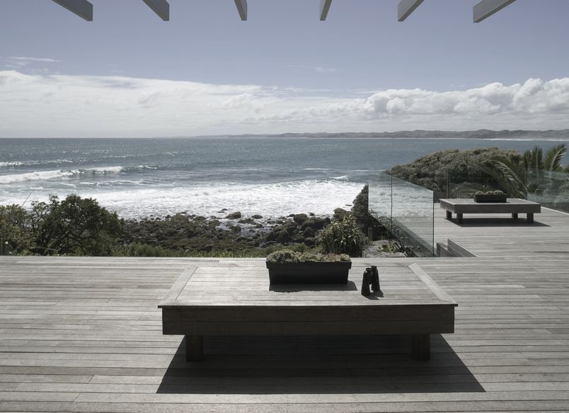 Raglan House