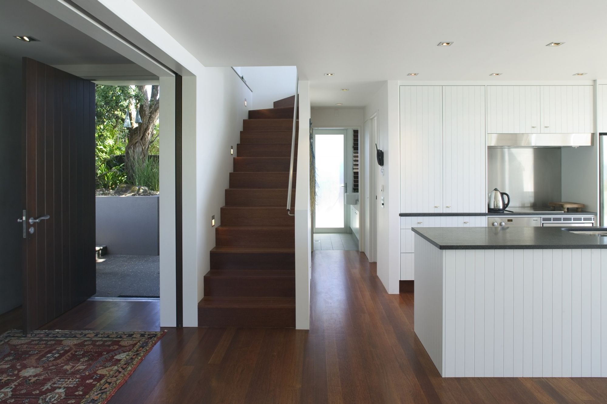 Raglan House
