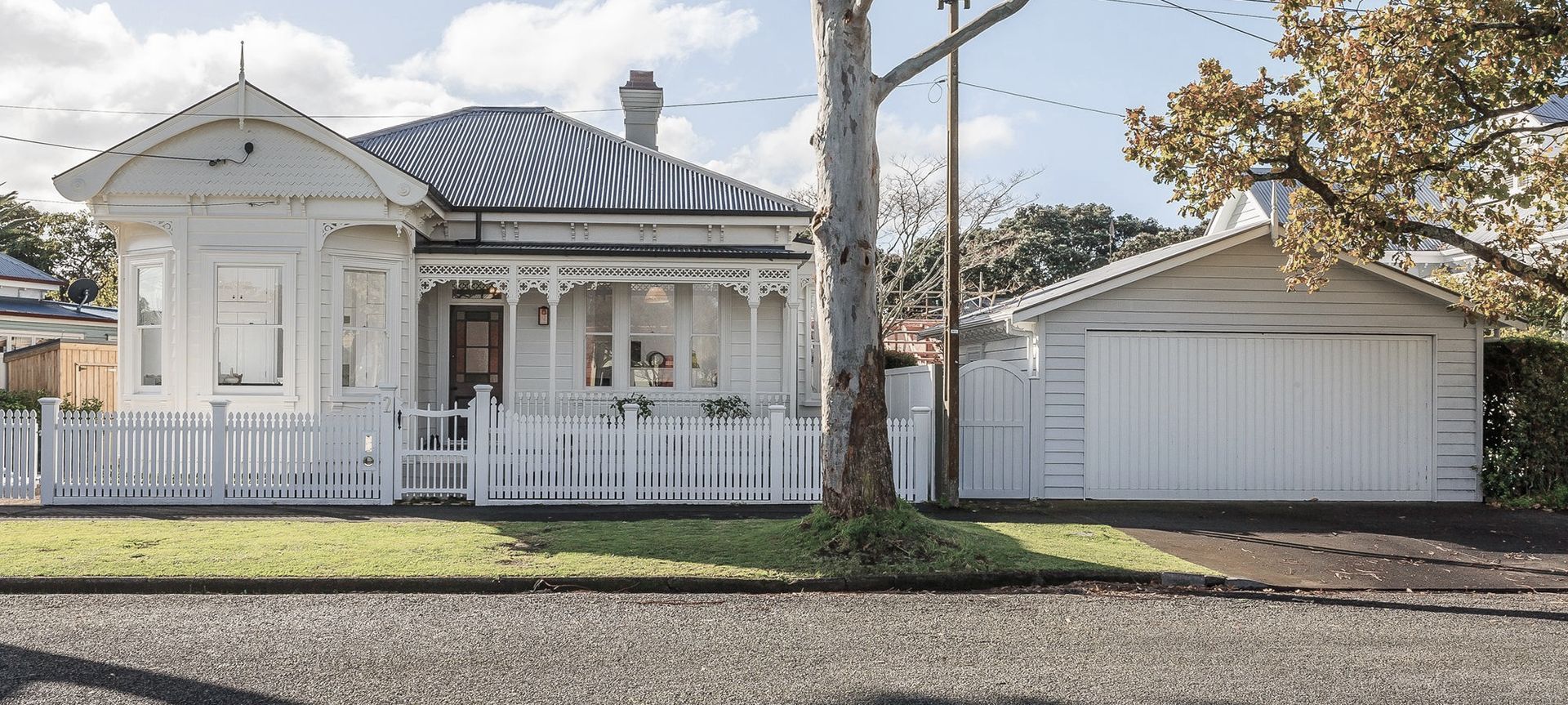 Oxford Terrace, Devonport banner