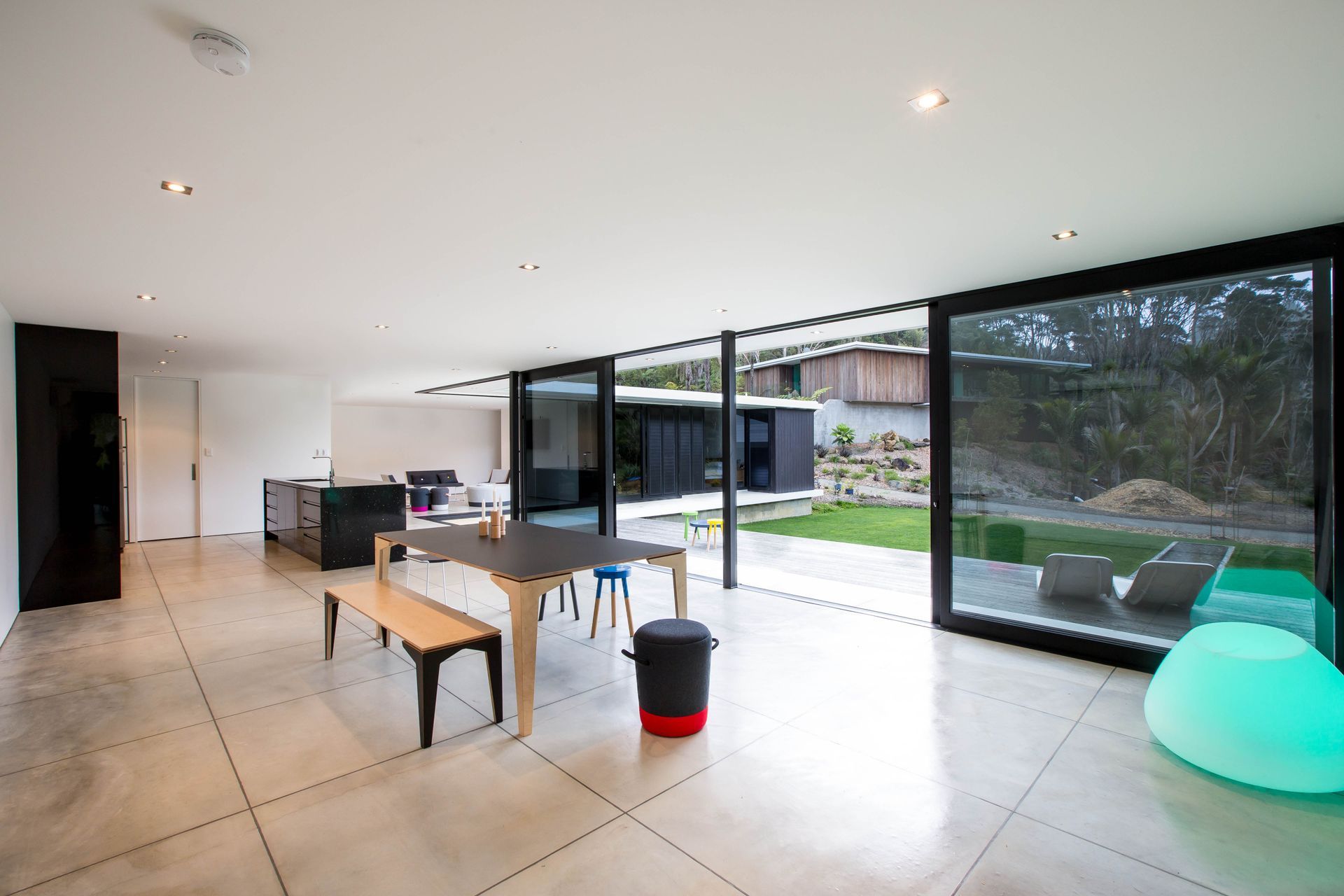 V House by CHRIS TATE