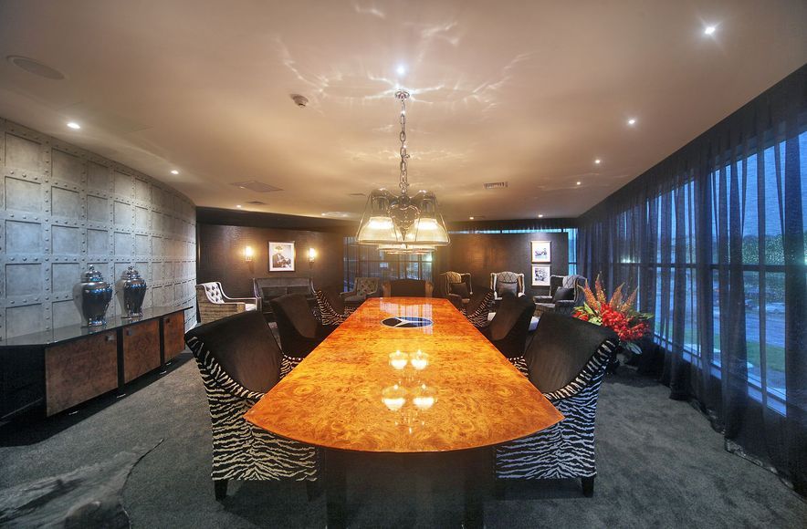Mercedes Auckland Boardroom