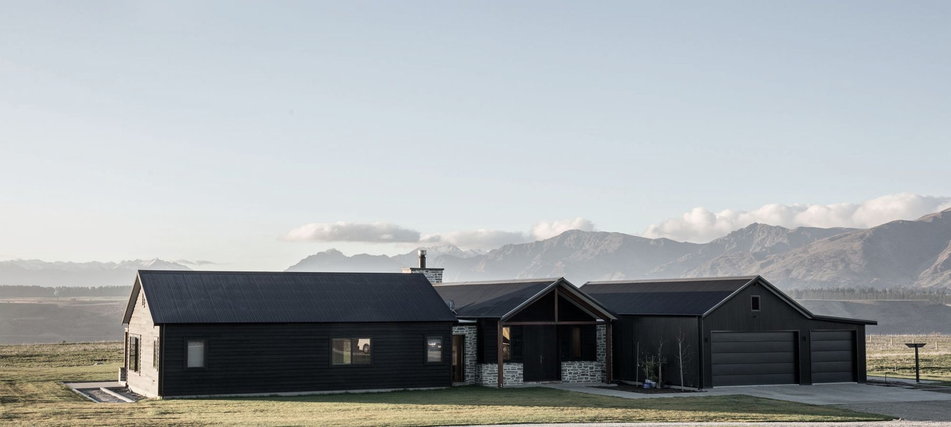 Clutha River Farmhouse banner