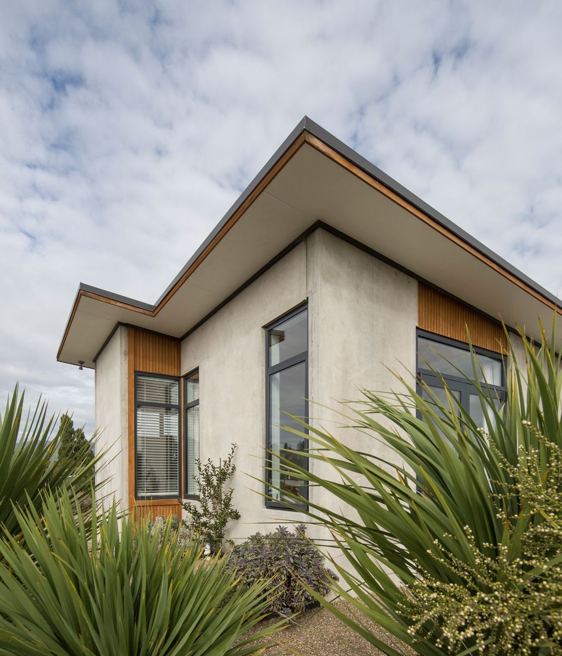 Clutha River House 2