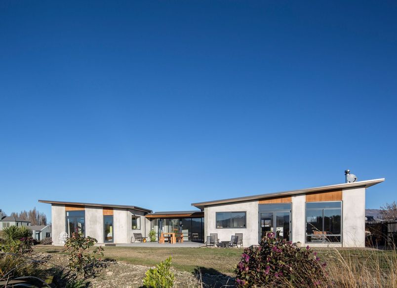 Clutha River Concrete House