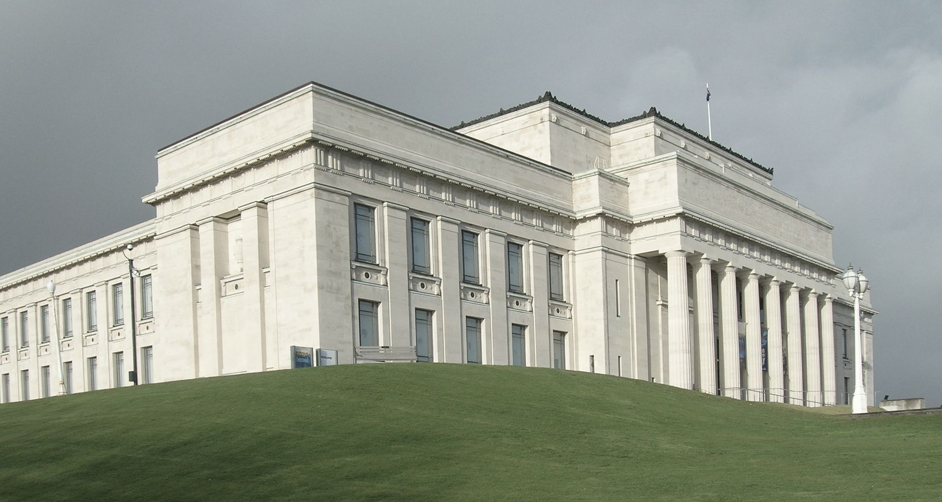 Auckland War Memorial Museum banner