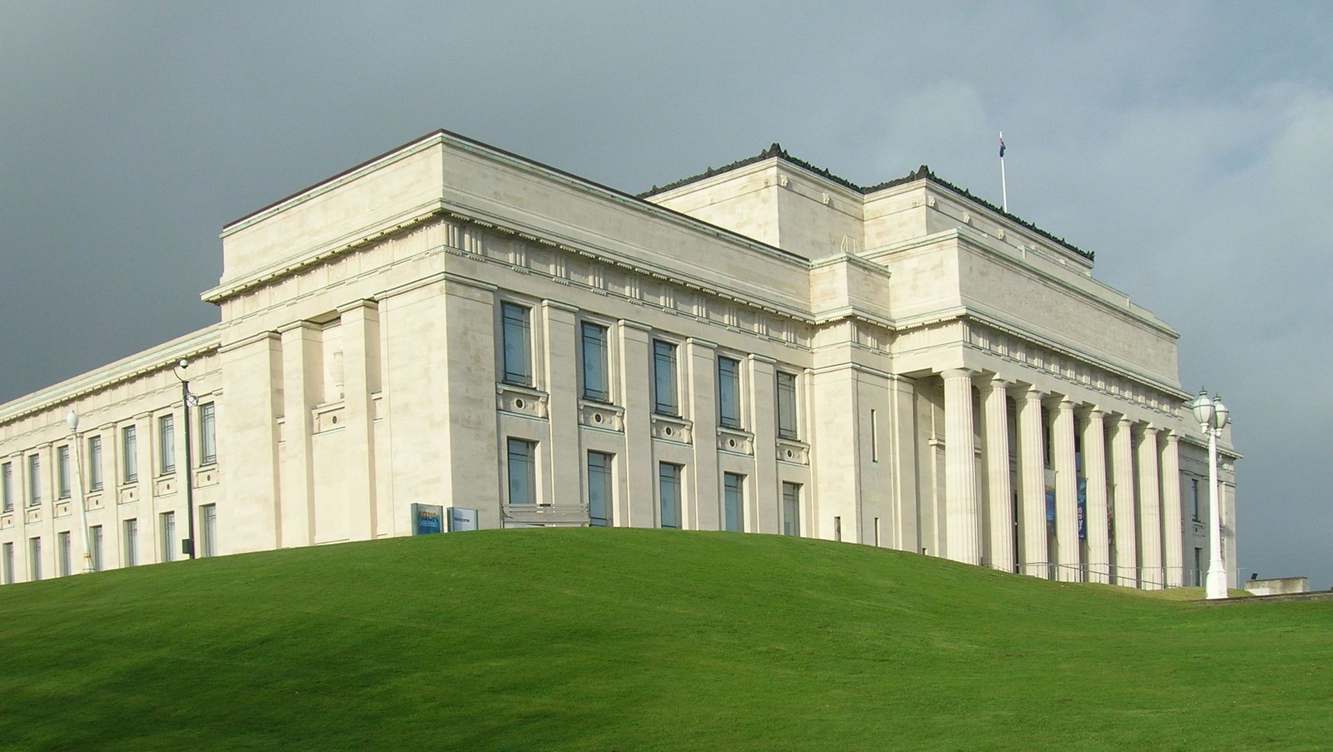 Auckland War Memorial Museum banner