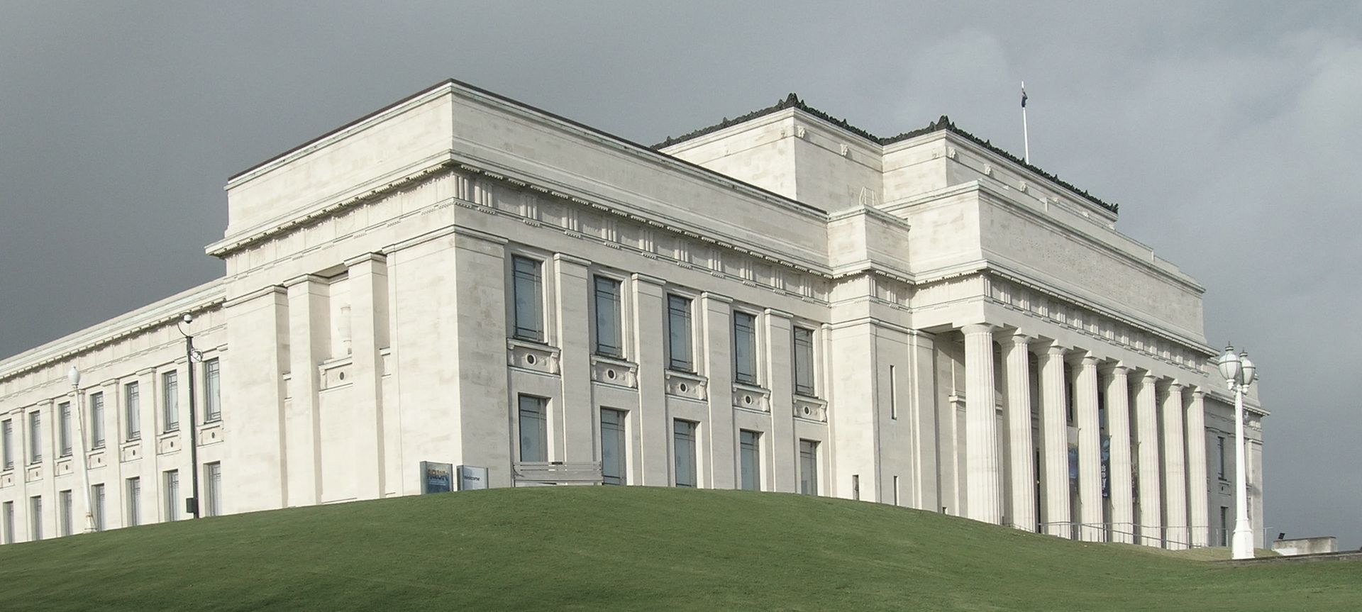 Auckland War Memorial Museum banner