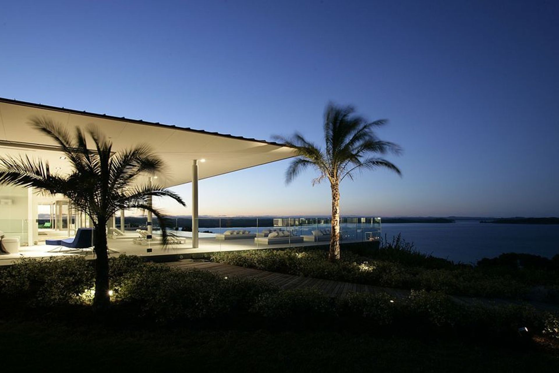 Eagles Nest by crosson clarke carnachan architects