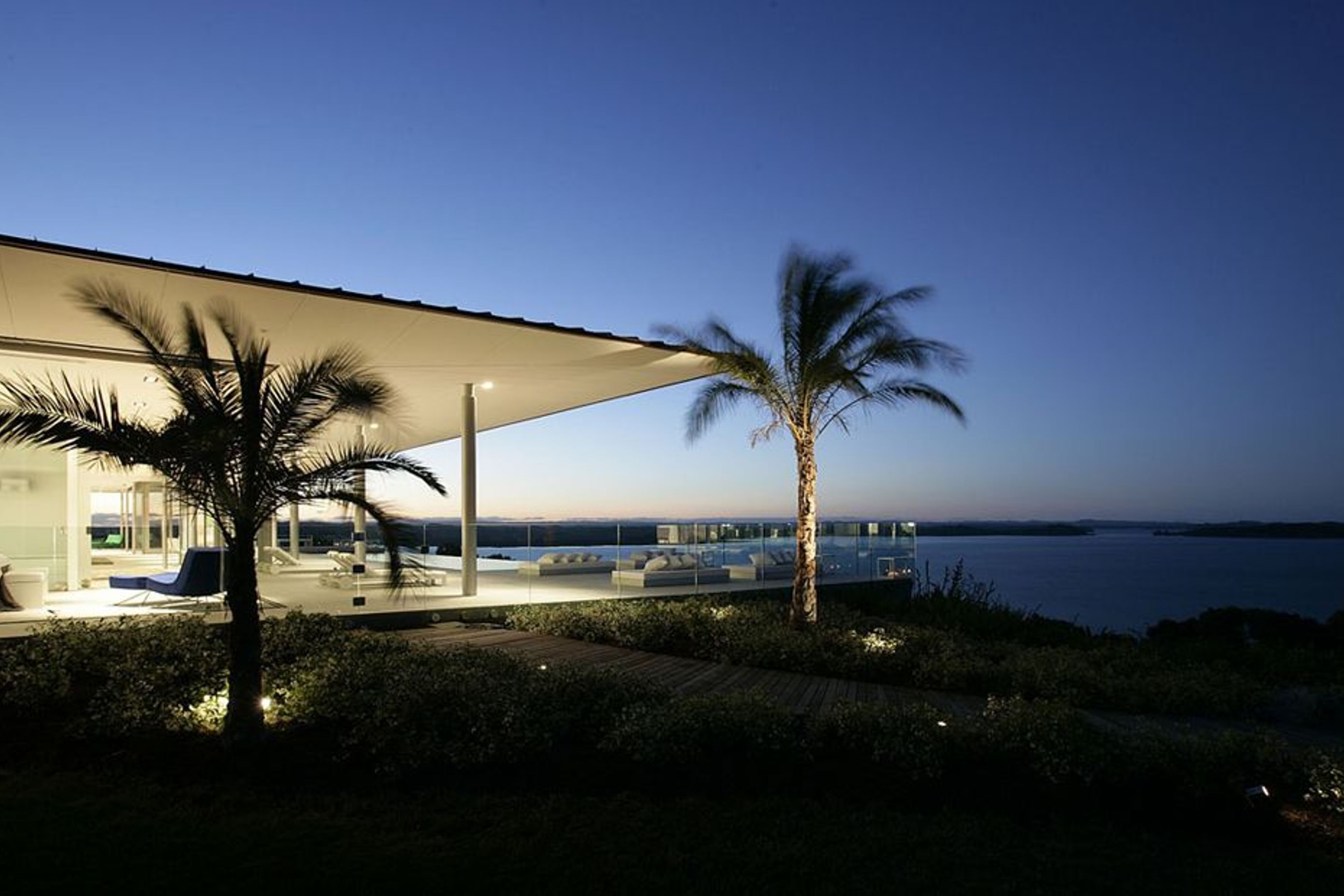 Eagles Nest by crosson clarke carnachan architects