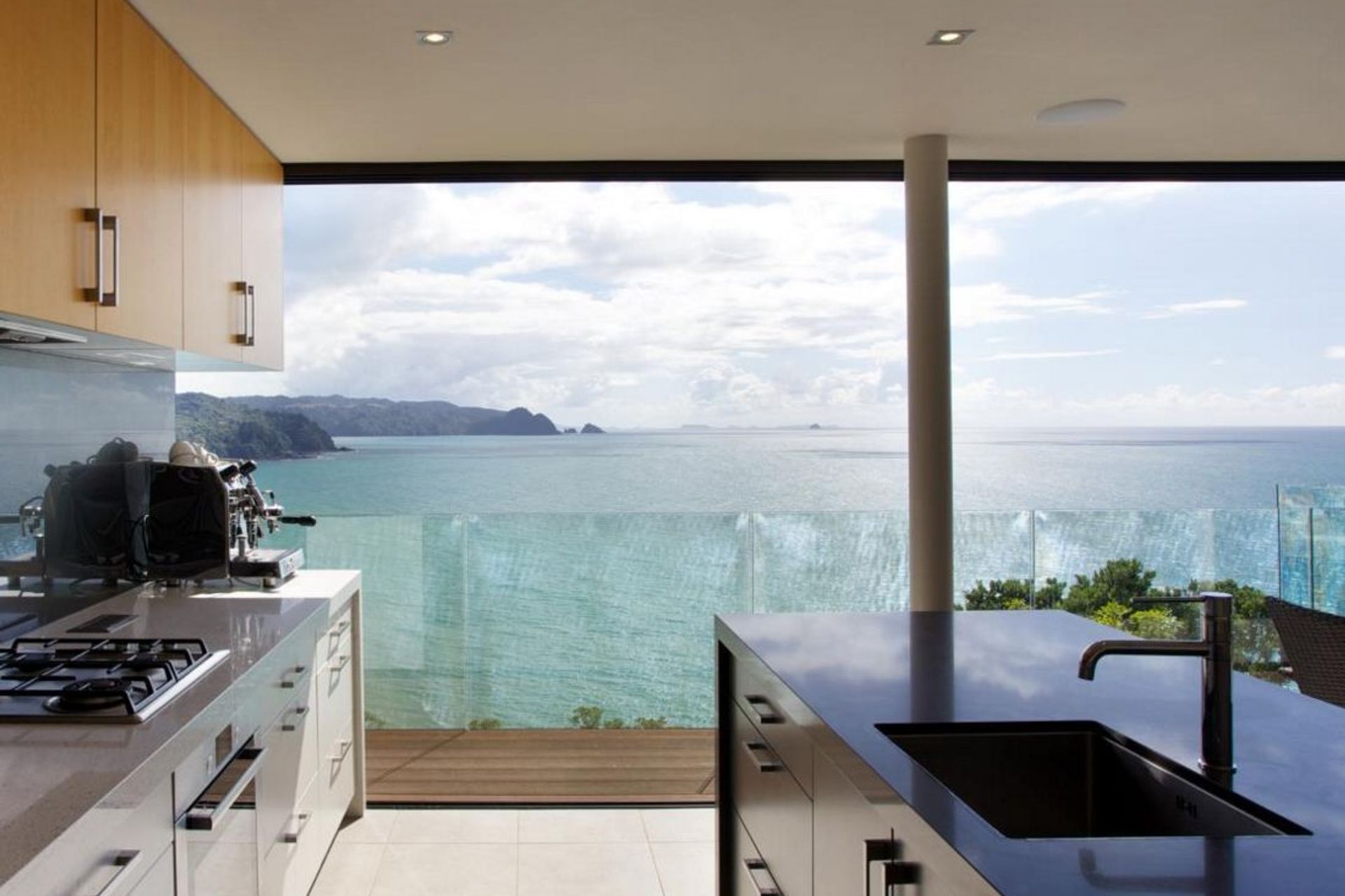 Tairua Clifftop House