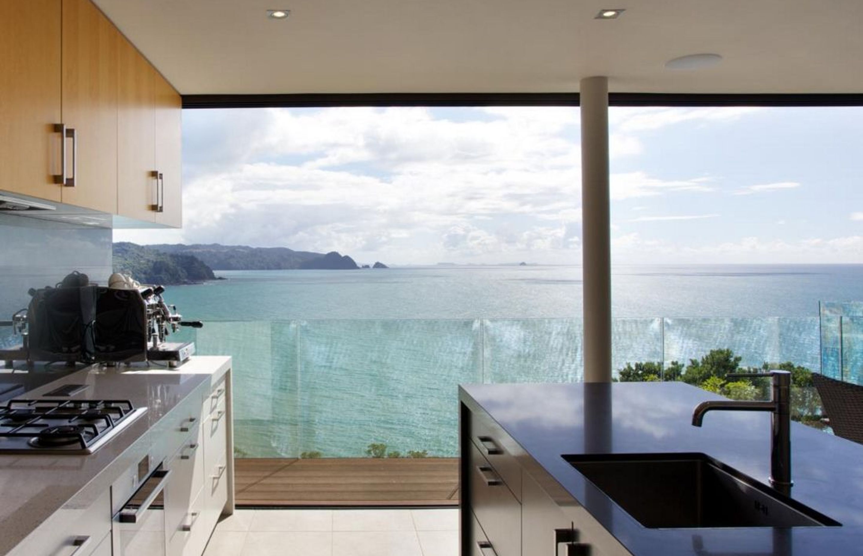 Tairua Clifftop House