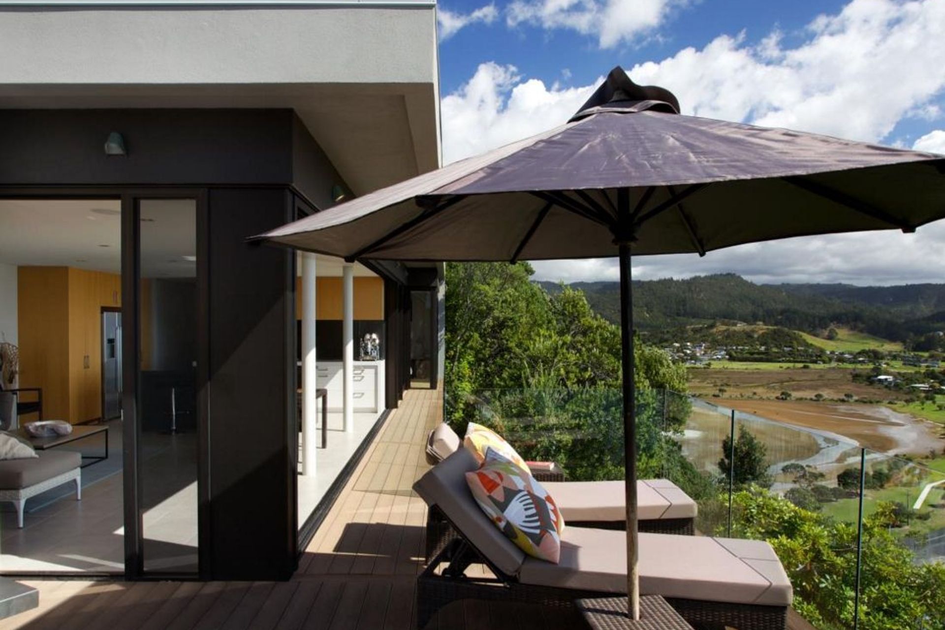 Tairua Clifftop House