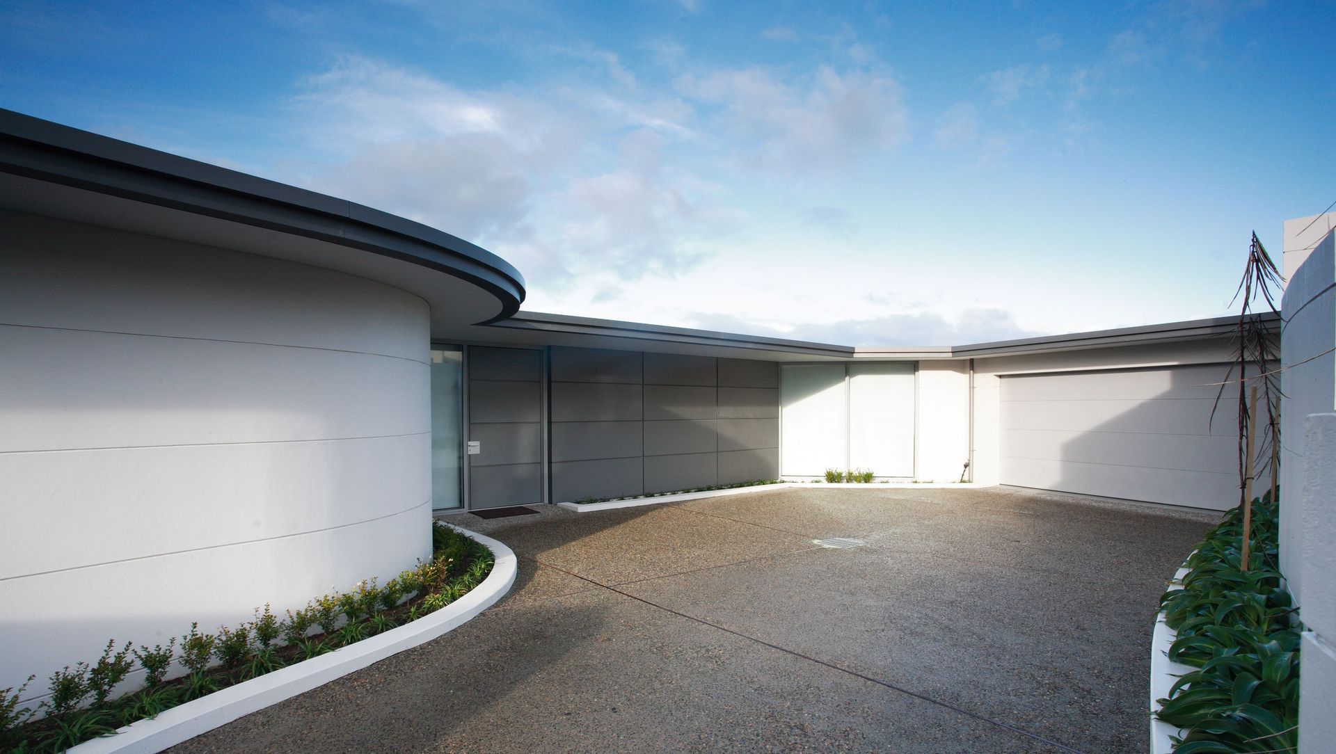 Cliffs Road House banner