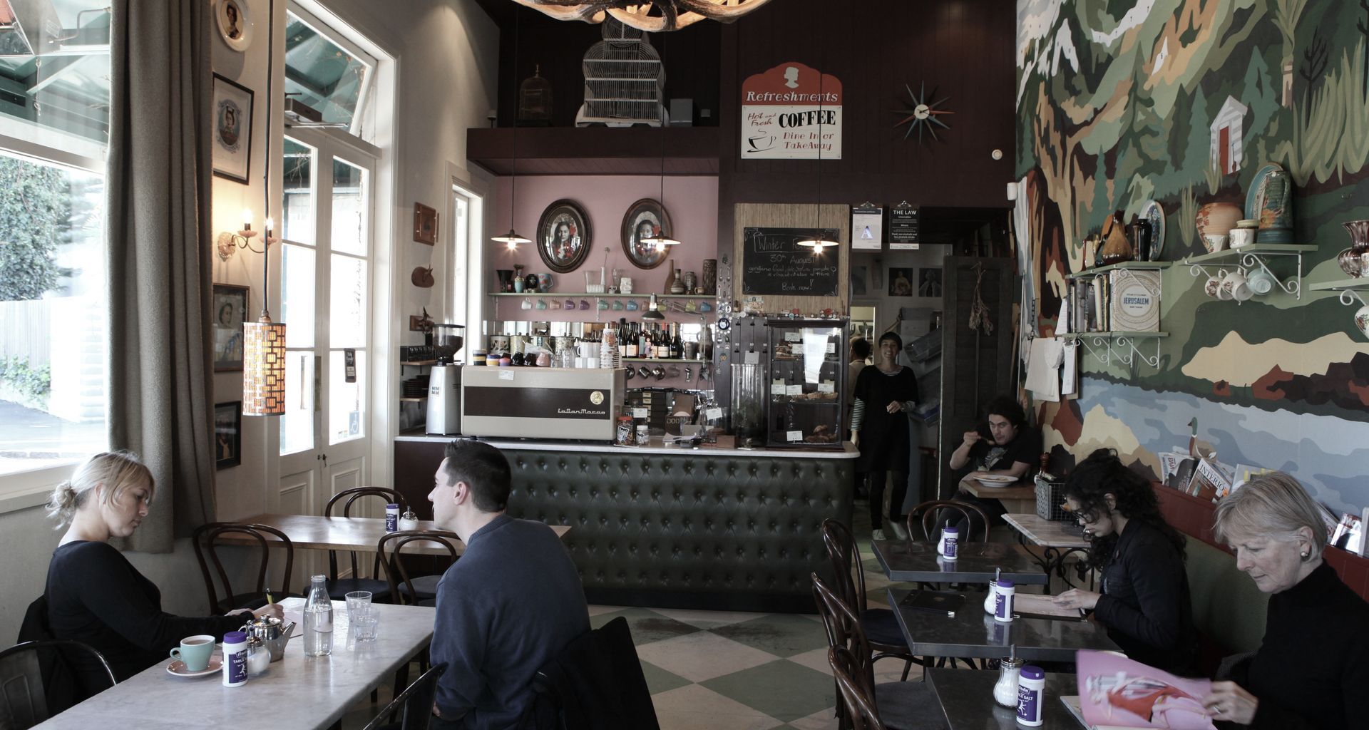 Queenies Tearooms - Commercial banner