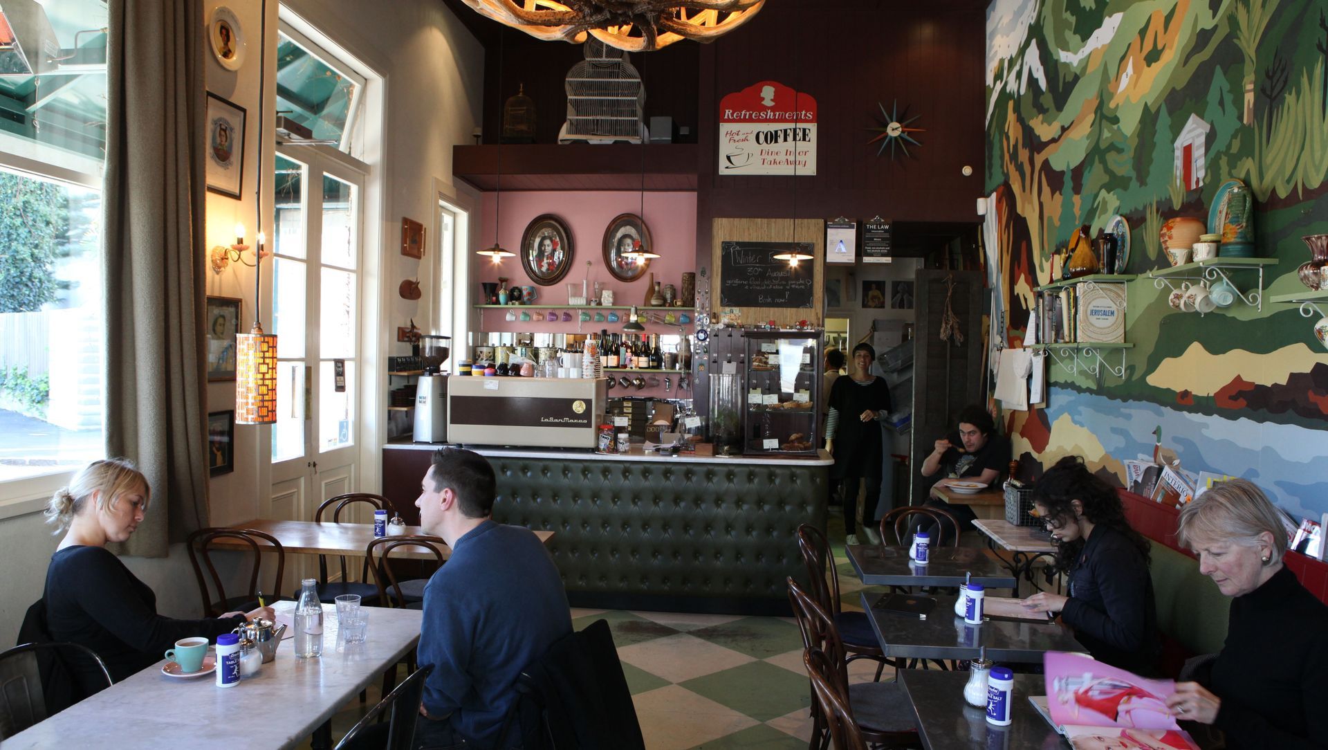 Queenies Tearooms - Commercial banner