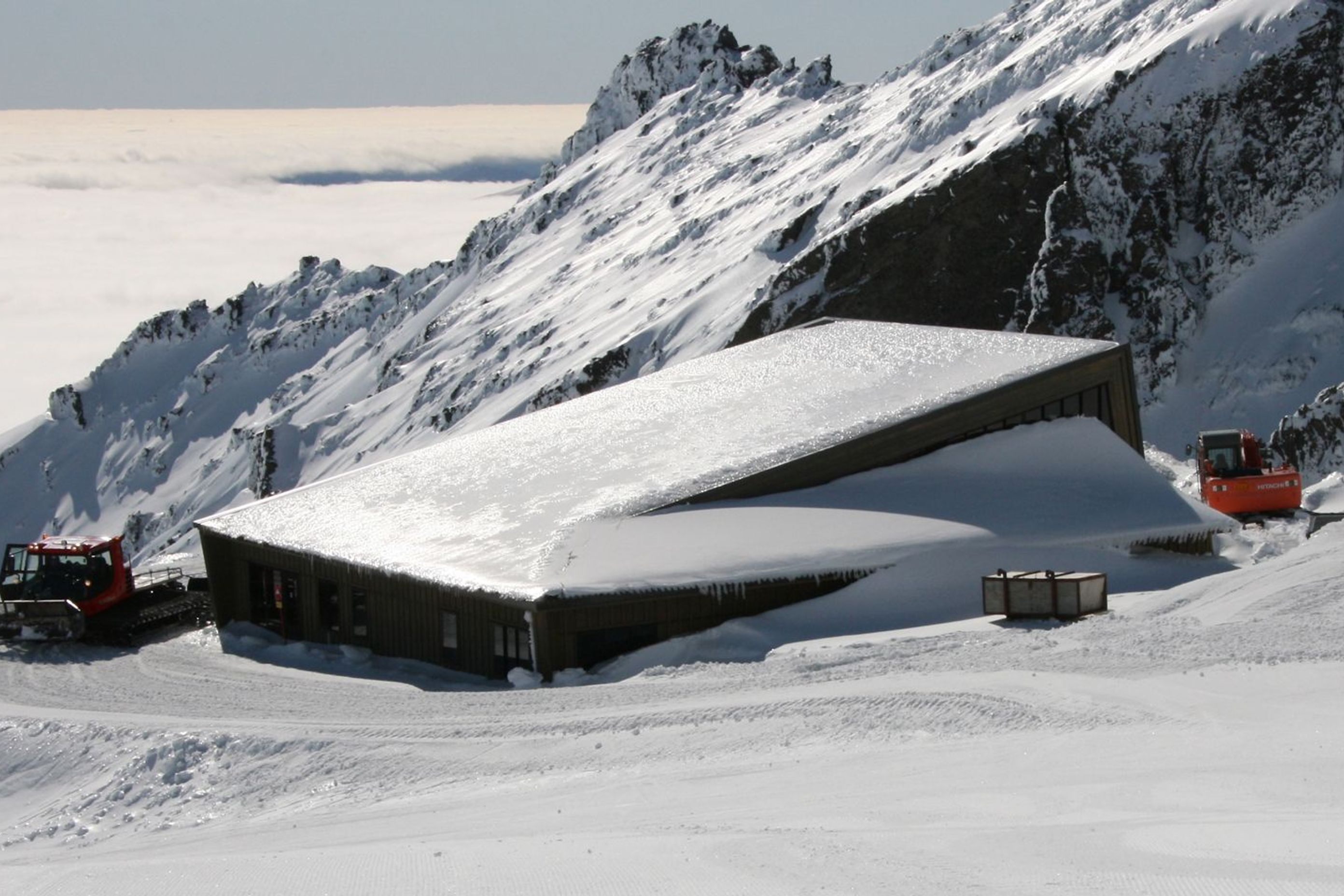 Knoll Ridge Cat Shed