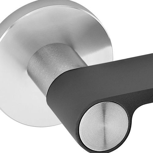 'Outline Black' Lever Handle on Standard Rose