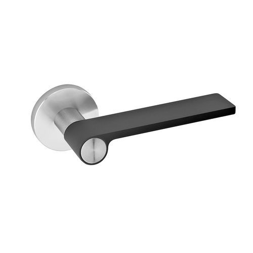 'Outline Black' Lever Handle on Standard Rose