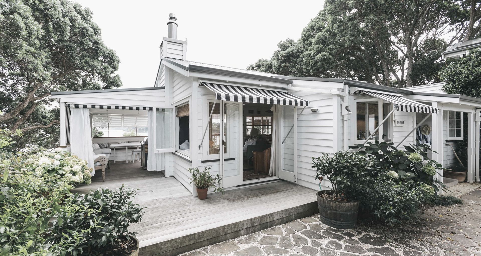 Overlook Cottage - Waiheke Island banner