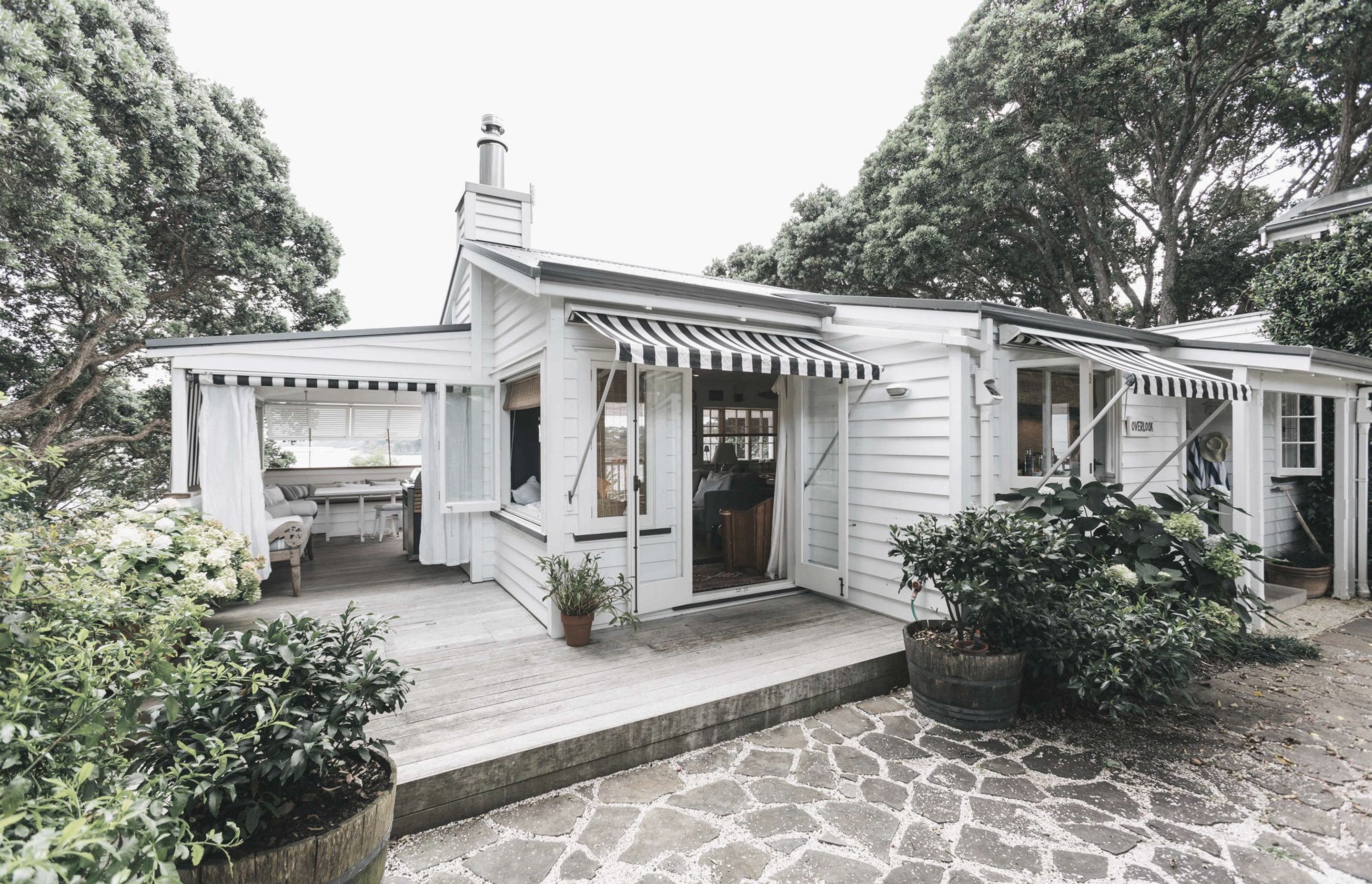 OVERLOOK COTTAGE - WAIHEKE ISLAND