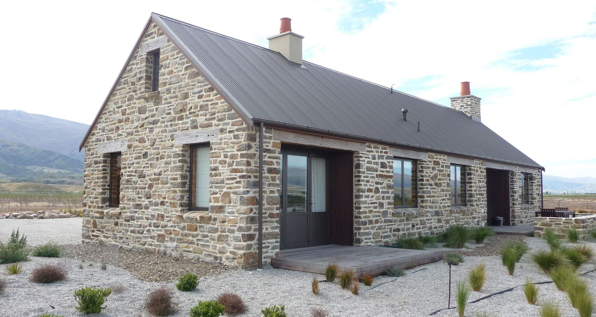Lake Dunstan Stone House banner