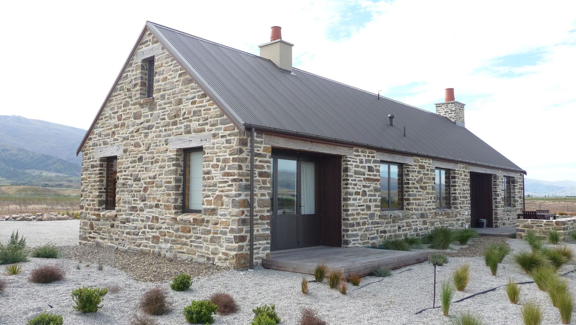 Lake Dunstan Stone House banner