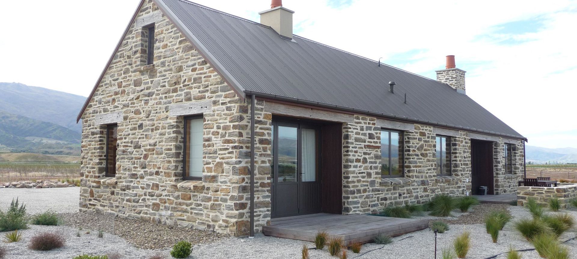 Lake Dunstan Stone House banner