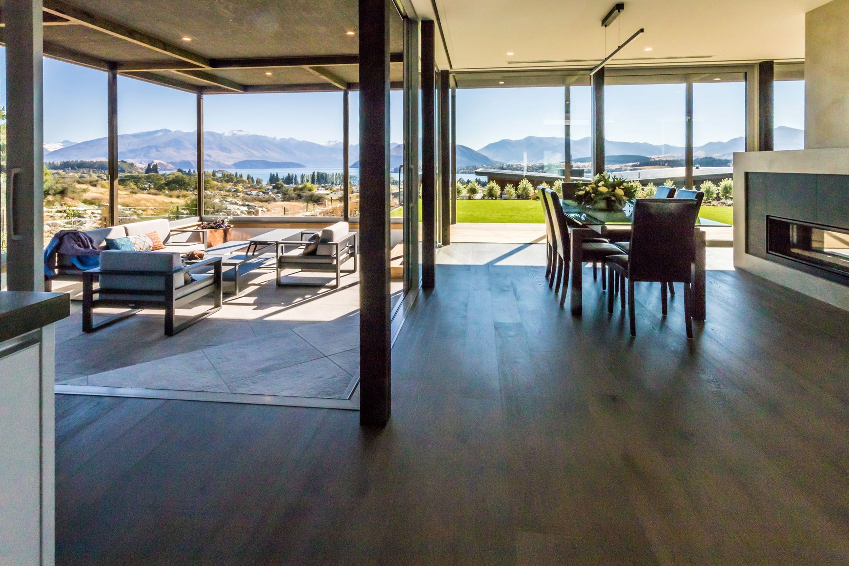 Lake Wanaka Courtyard House
