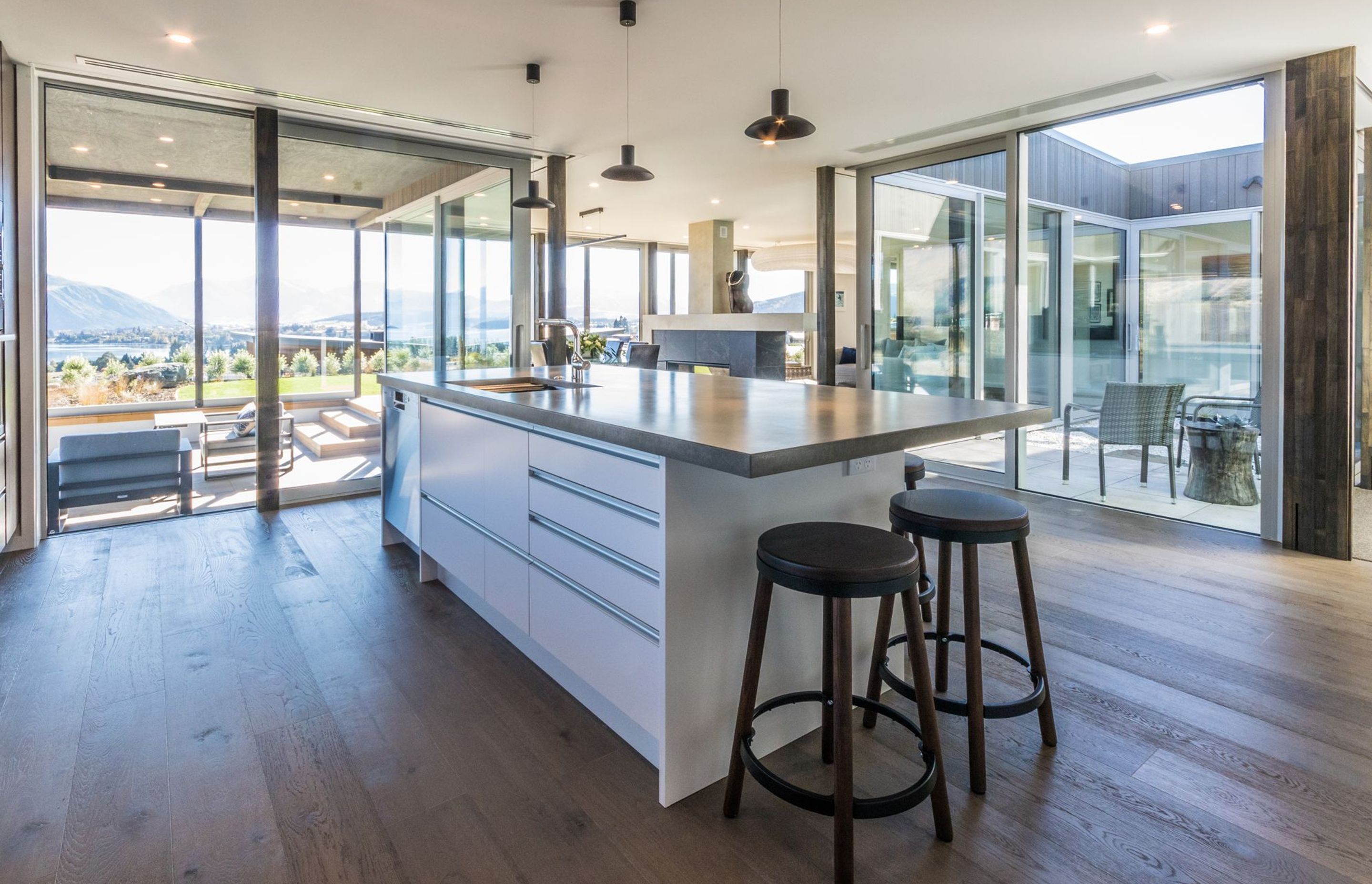 Lake Wanaka Courtyard House
