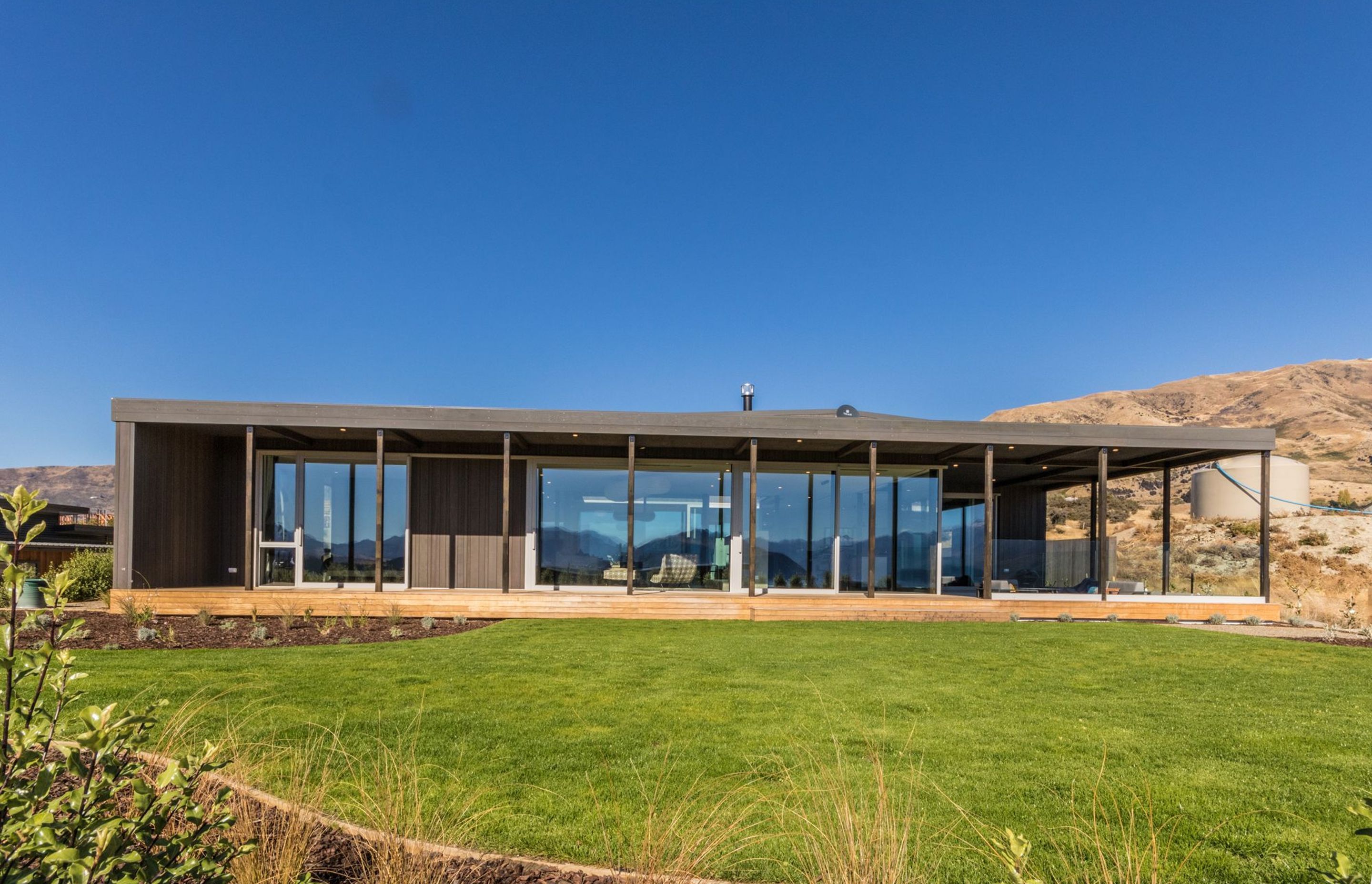 Lake Wanaka Courtyard House