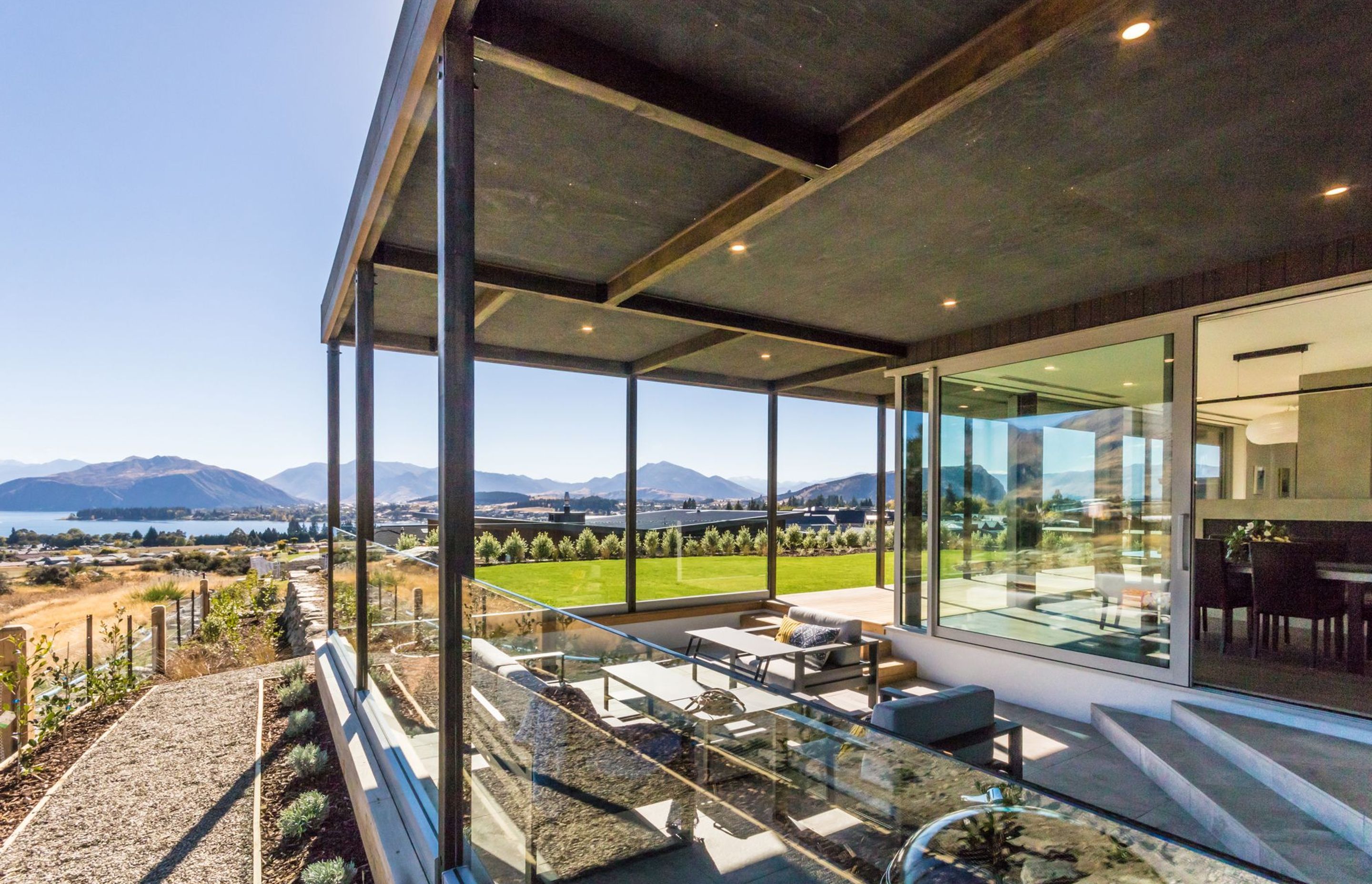 Lake Wanaka Courtyard House