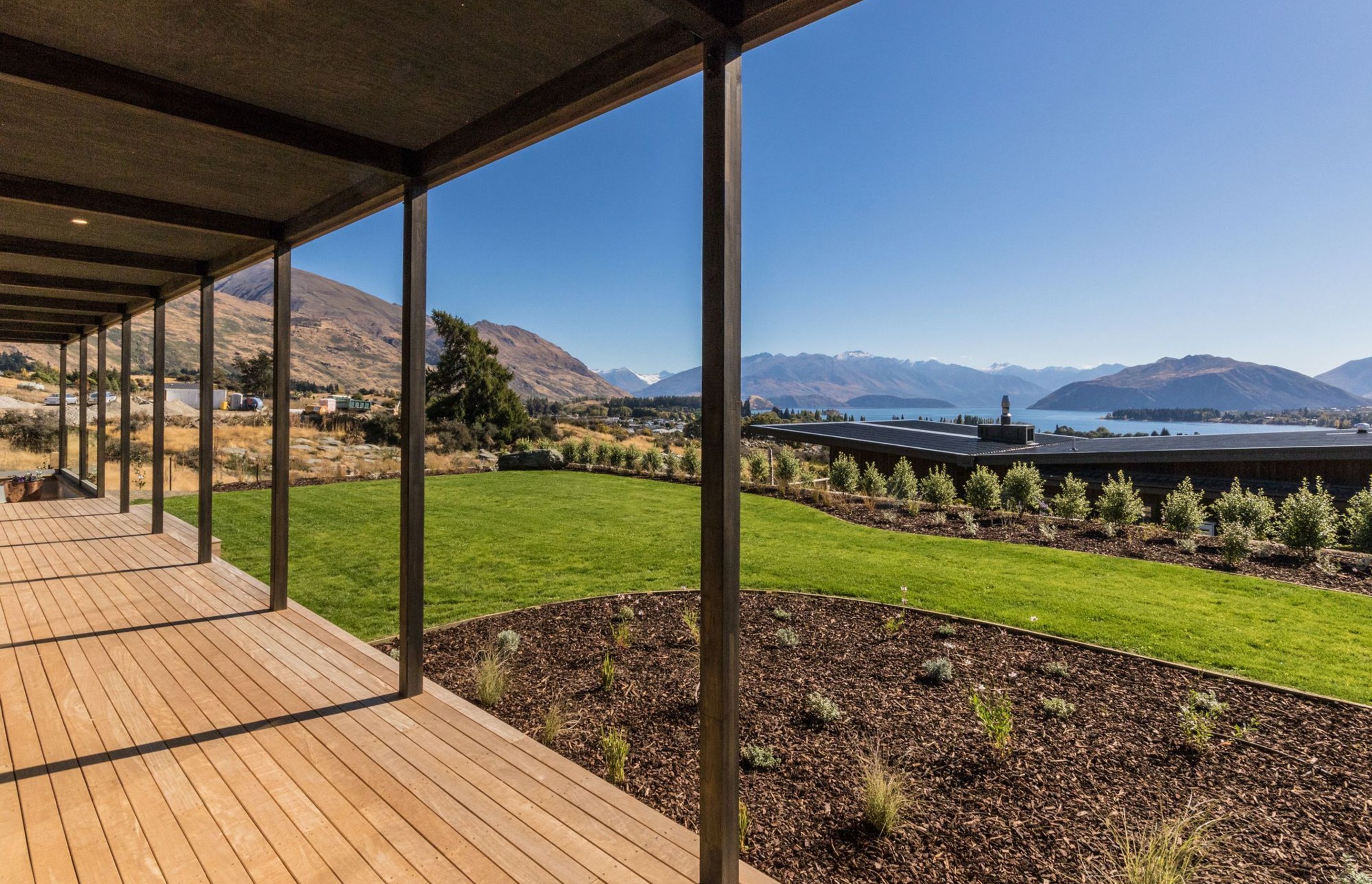 Lake Wanaka Courtyard House