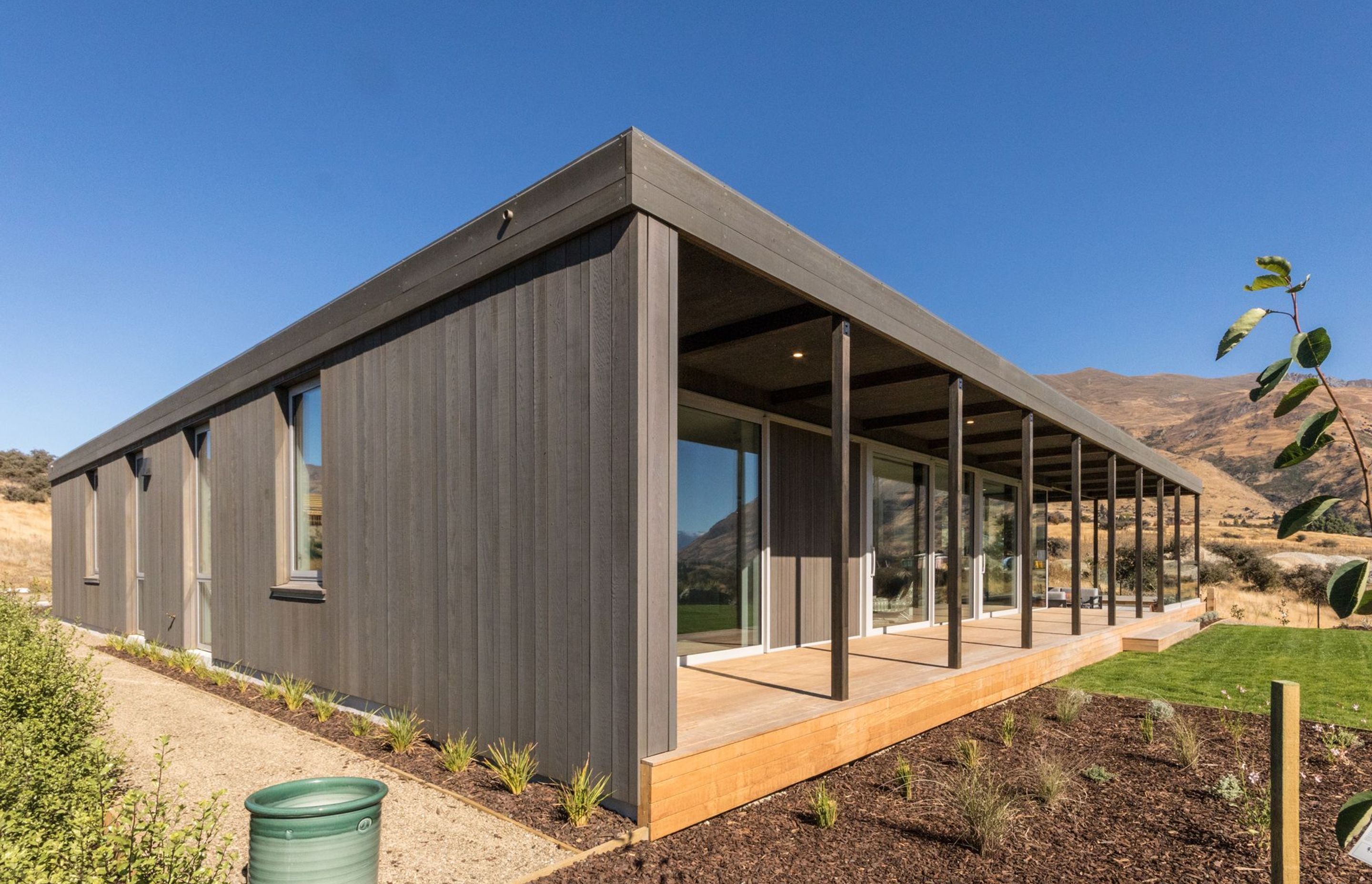 Lake Wanaka Courtyard House