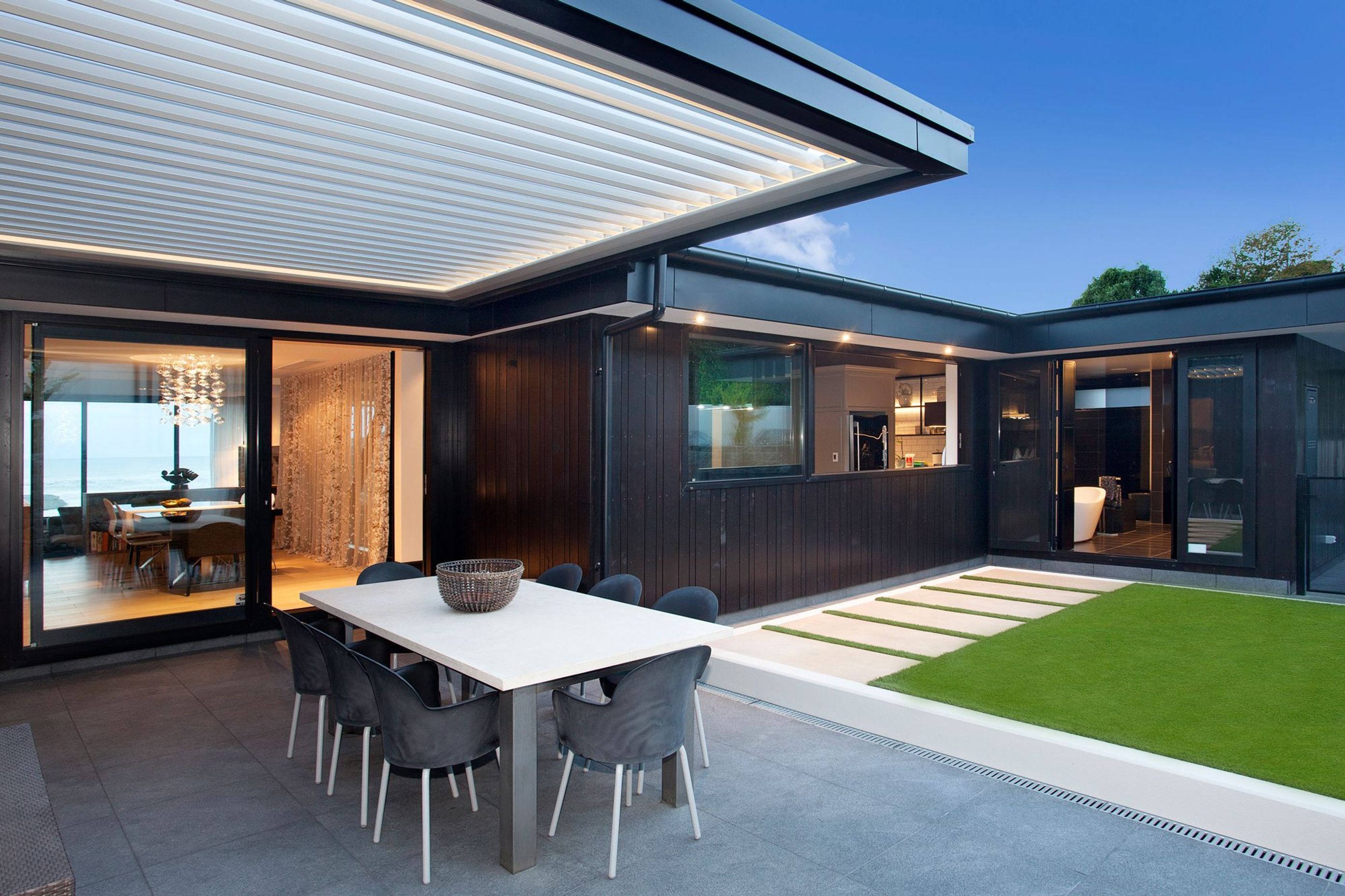 DJ Hewitt Show Home