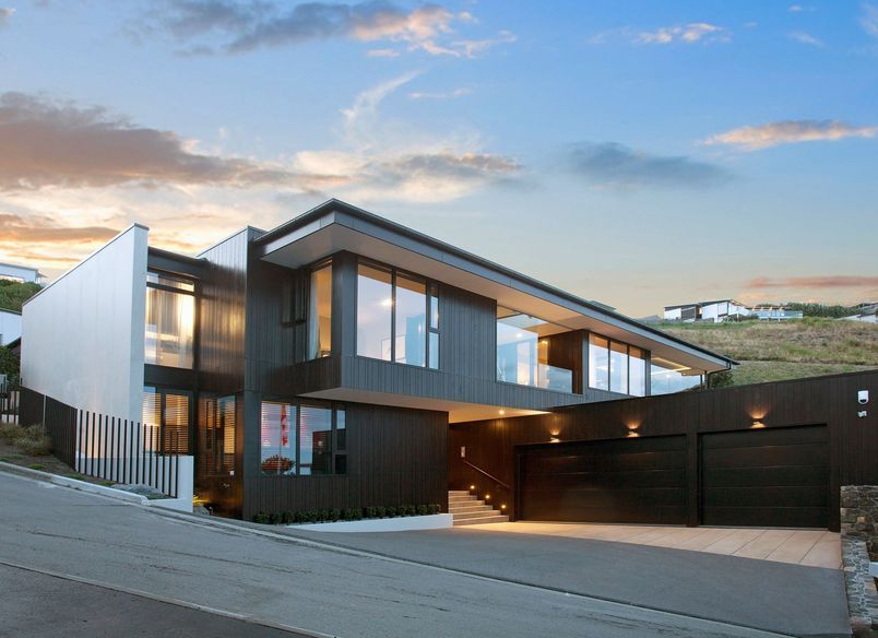Redcliff's Home