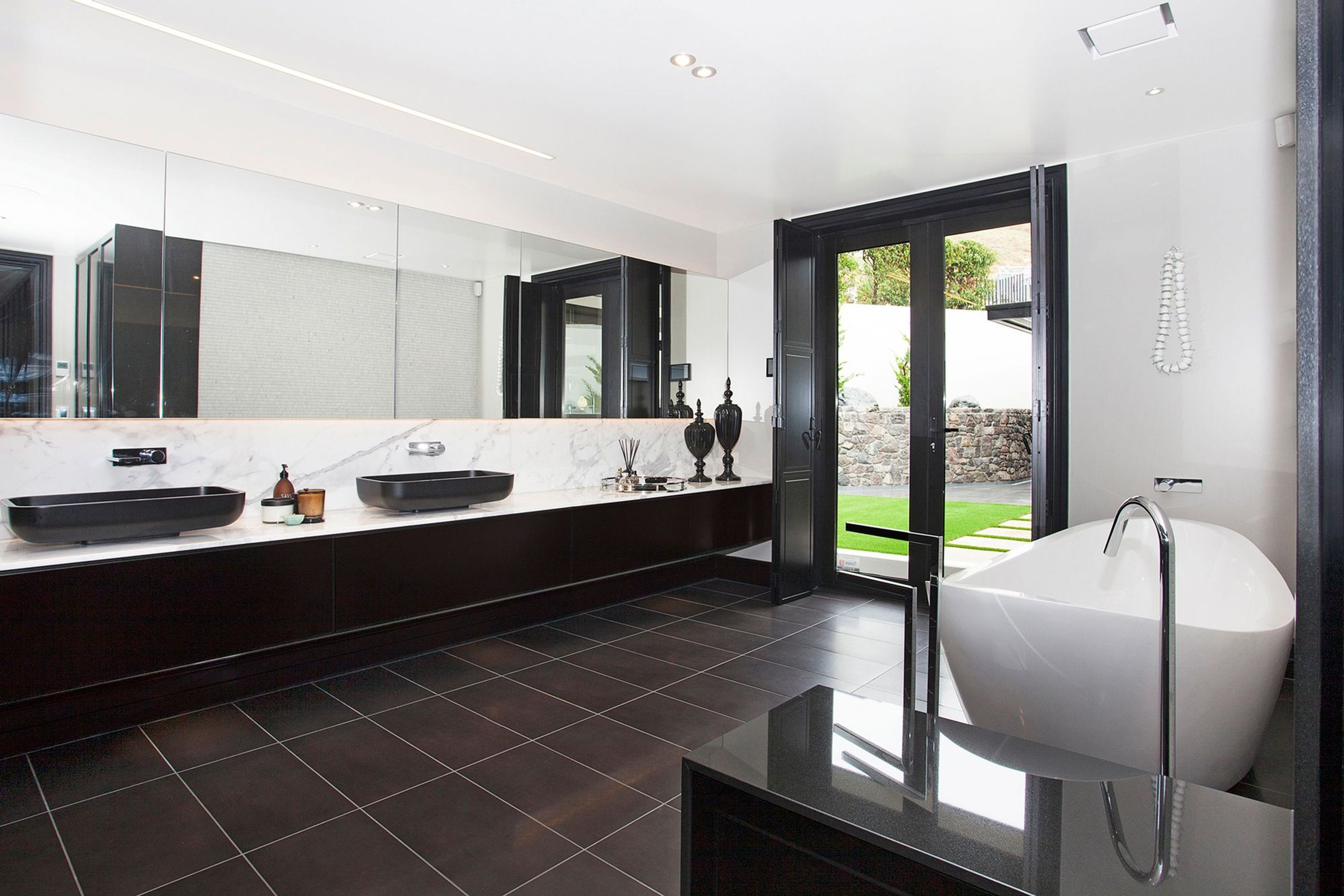 DJ Hewitt Show Home