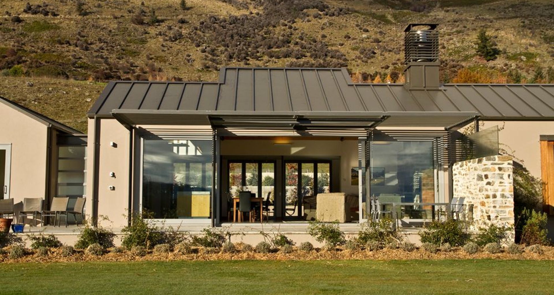 Wanaka House, Wanaka banner